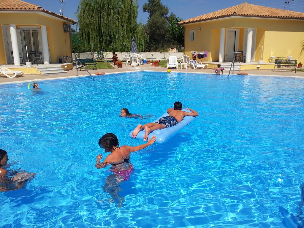Frínion Iliaktida Studio-Villas מראה חיצוני תמונה