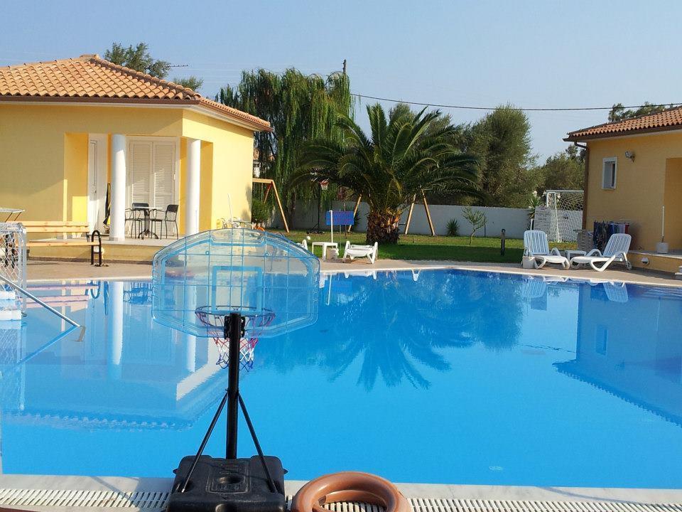 Frínion Iliaktida Studio-Villas מראה חיצוני תמונה