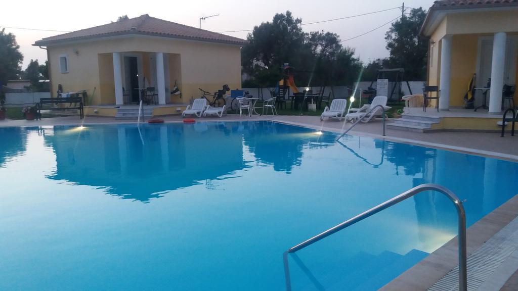Frínion Iliaktida Studio-Villas מראה חיצוני תמונה