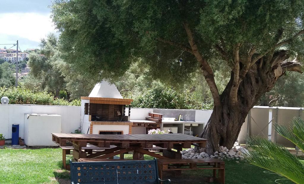 Frínion Iliaktida Studio-Villas מראה חיצוני תמונה