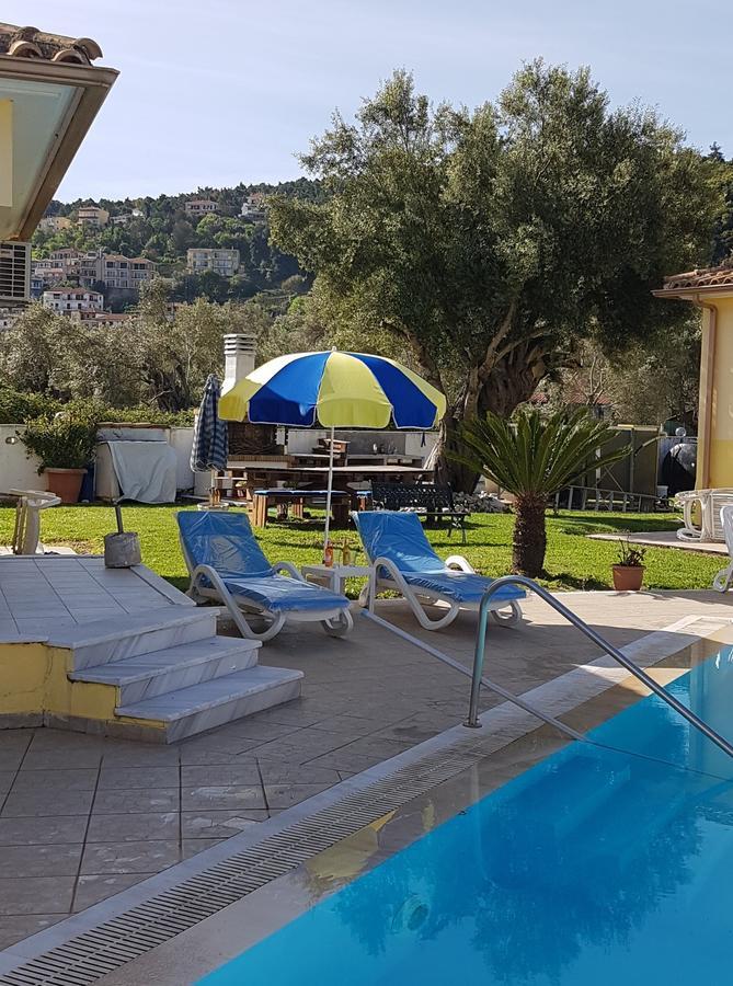Frínion Iliaktida Studio-Villas מראה חיצוני תמונה