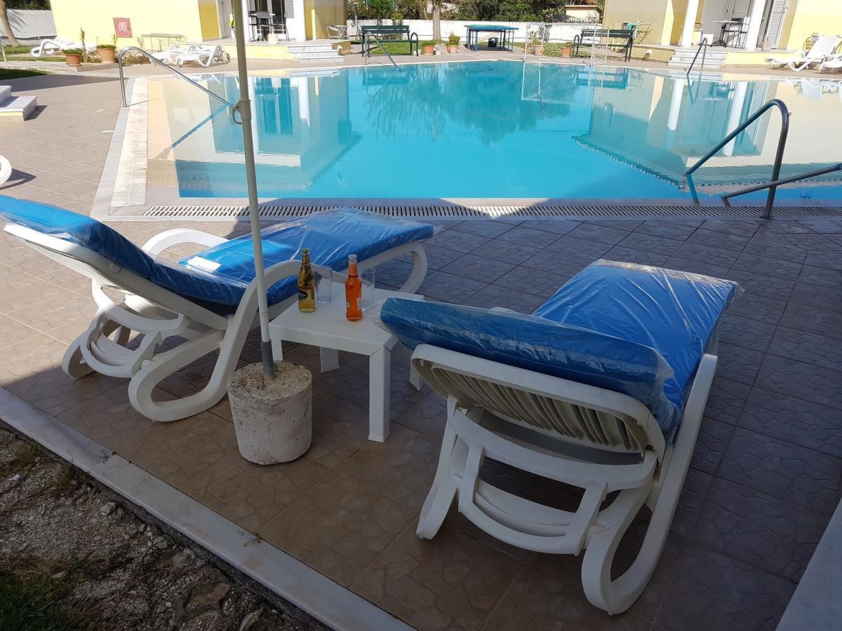 Frínion Iliaktida Studio-Villas מראה חיצוני תמונה
